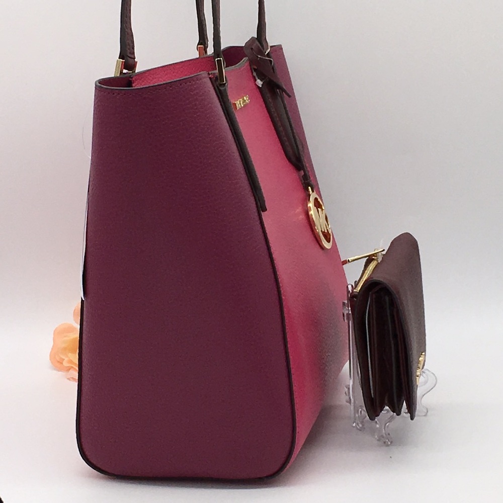MICHAEL KORS KIMBERLY SM BONDED TOTE & WALLET SET - Picture 6 of 8